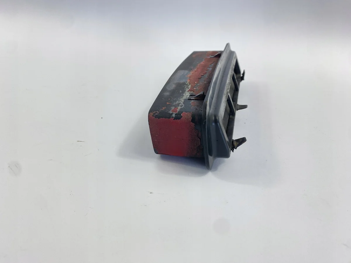 Grille ventilation coffre Mercedes R107 image 5