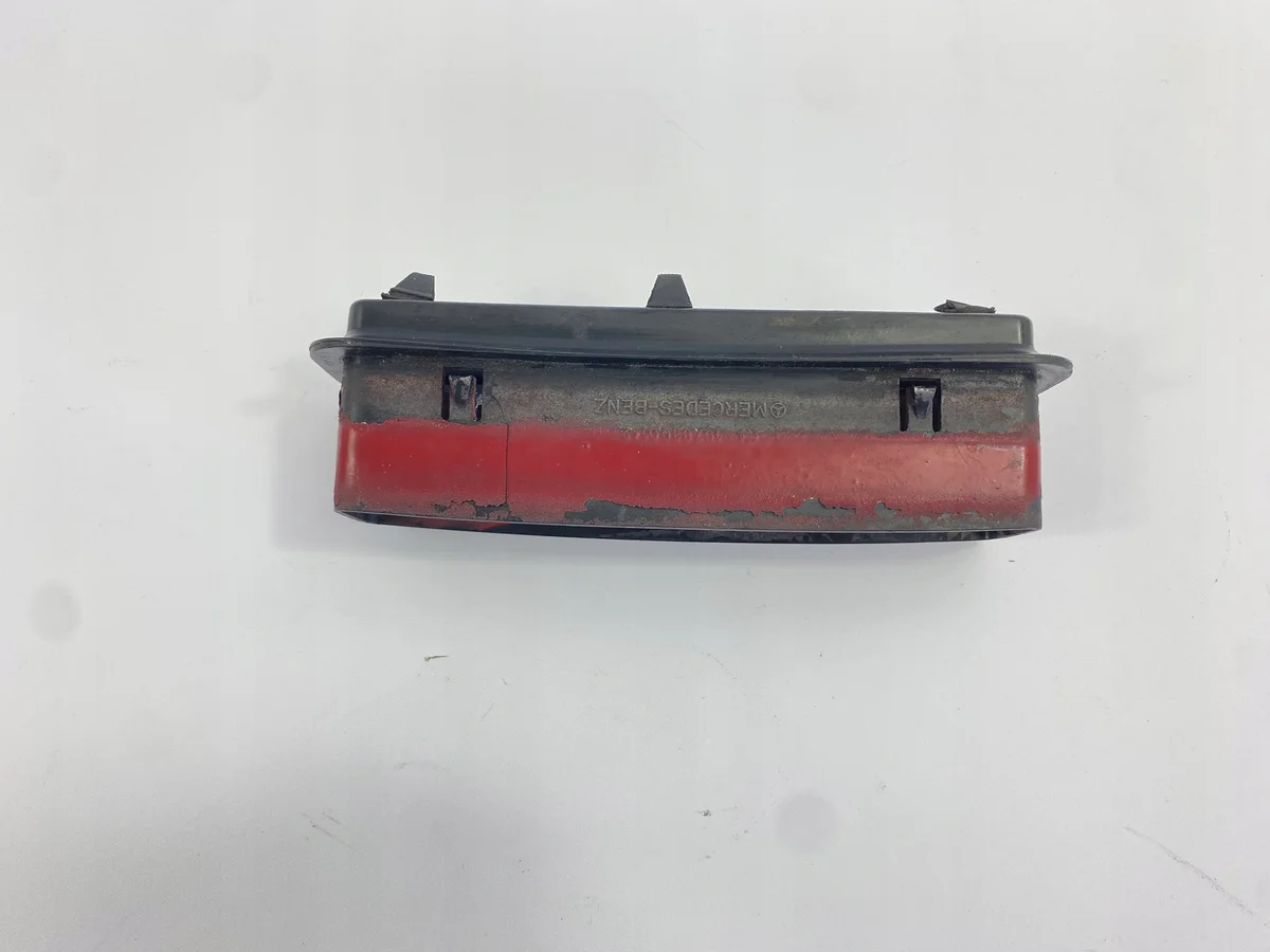 Grille ventilation coffre Mercedes R107 image 6