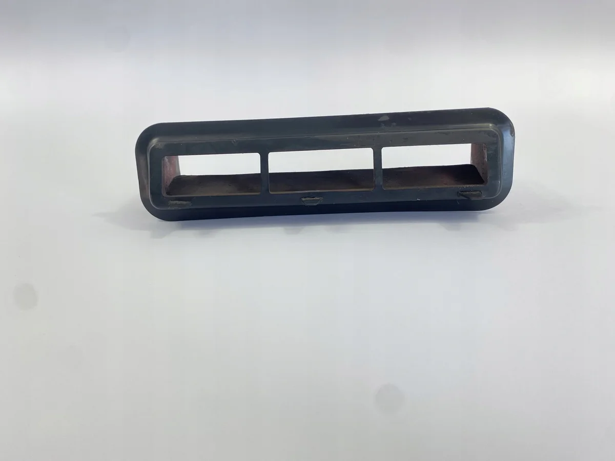 Lüftungsgitter Kofferraum Mercedes R107 SL image 8
