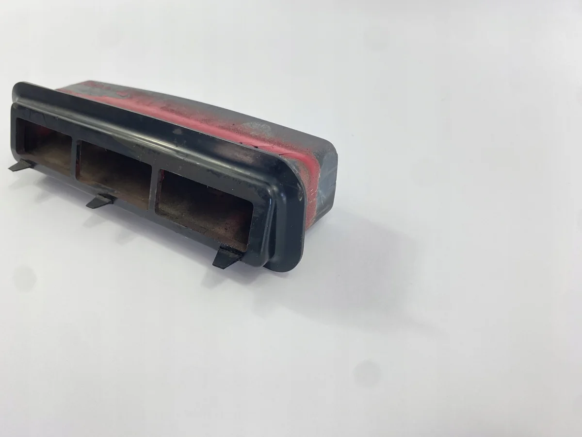 Lüftungsgitter Kofferraum Mercedes R107 SL image 9