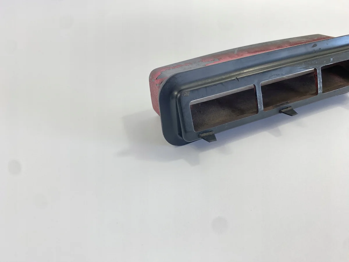 Lüftungsgitter Kofferraum Mercedes R107 SL image 10