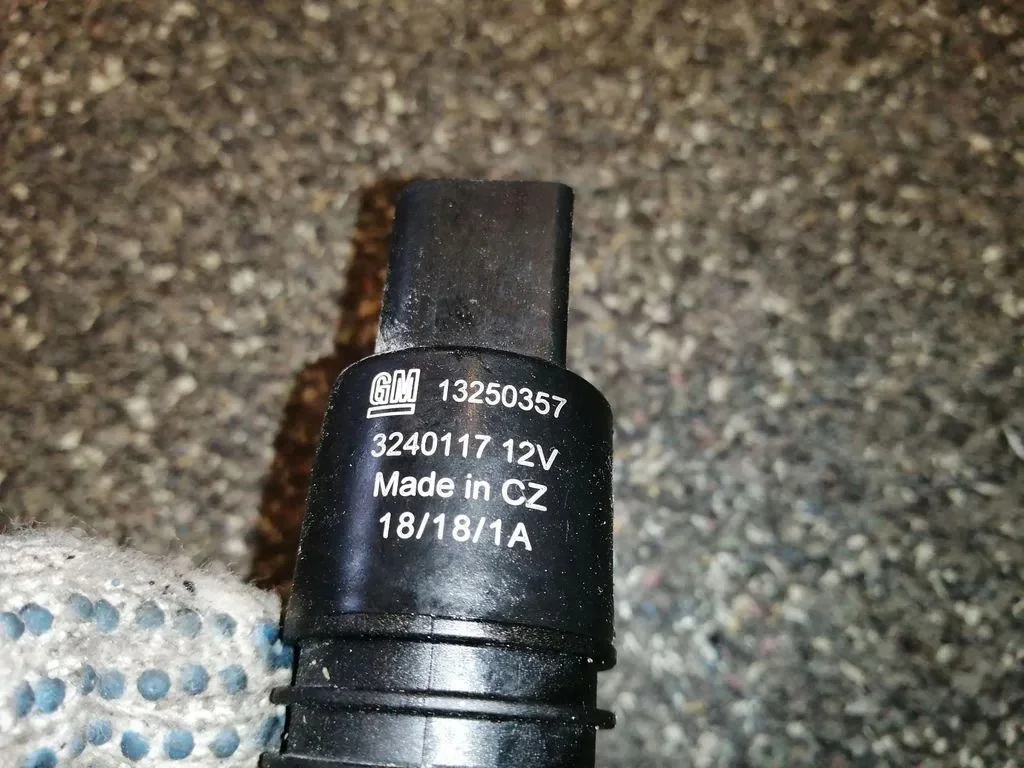 Pompa spryskiwaczy Buick Encore Usata OEM 13250357 image 3