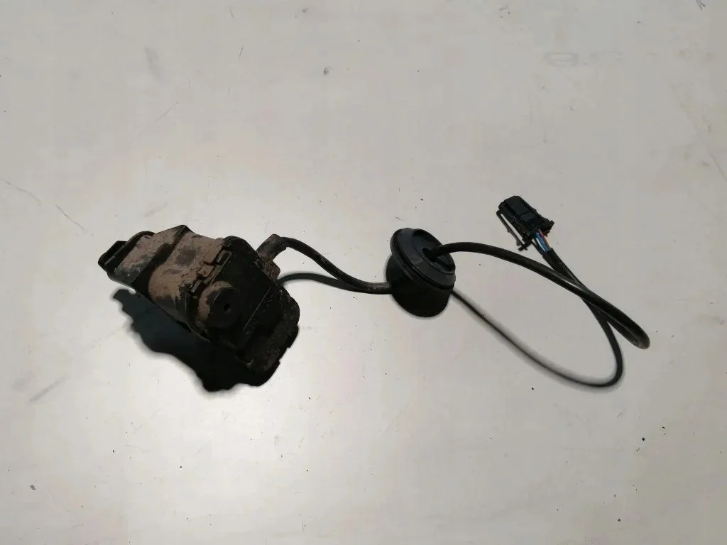 Polttoaineluukun aktuaattori VW Polo 6R0810773E
