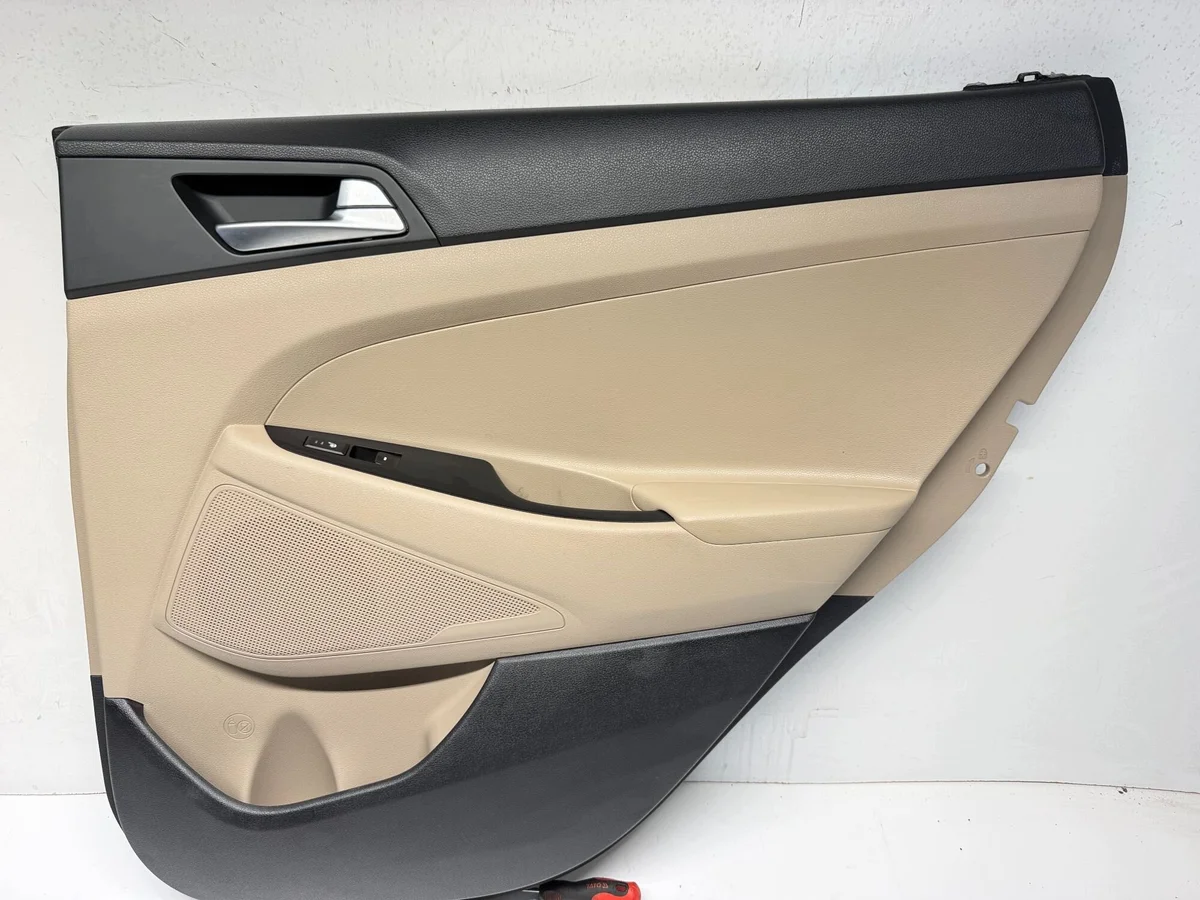 Boczek tapicerki drzwi Hyundai Tucson II image 3