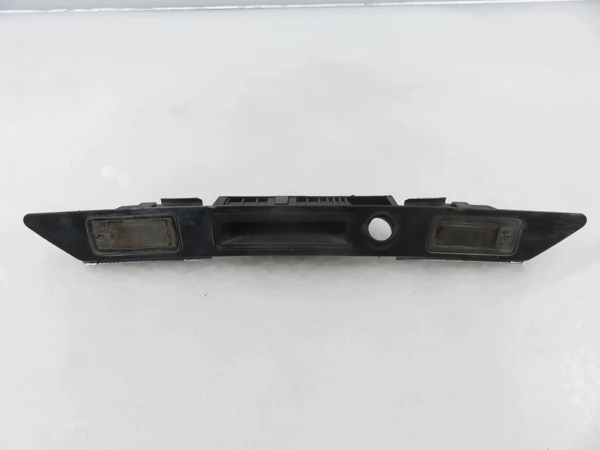 Bouton hayon Audi A6 (4F2, C6) 8E0827657D image 8
