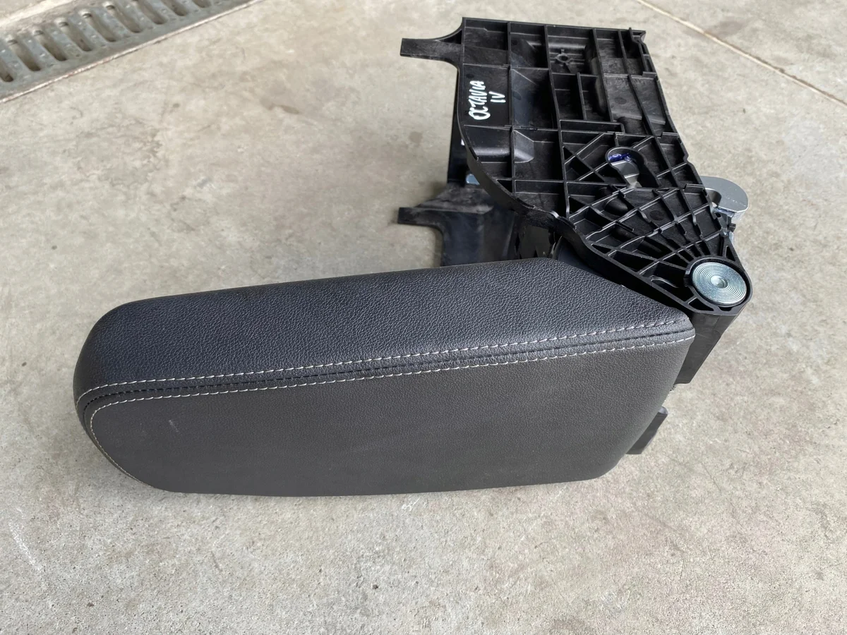 Used Skoda Octavia IV Leather Armrest 5E3864207
