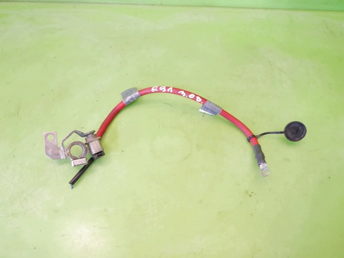 BMW E91 325d 3.0 D 04-08 Batteriepol