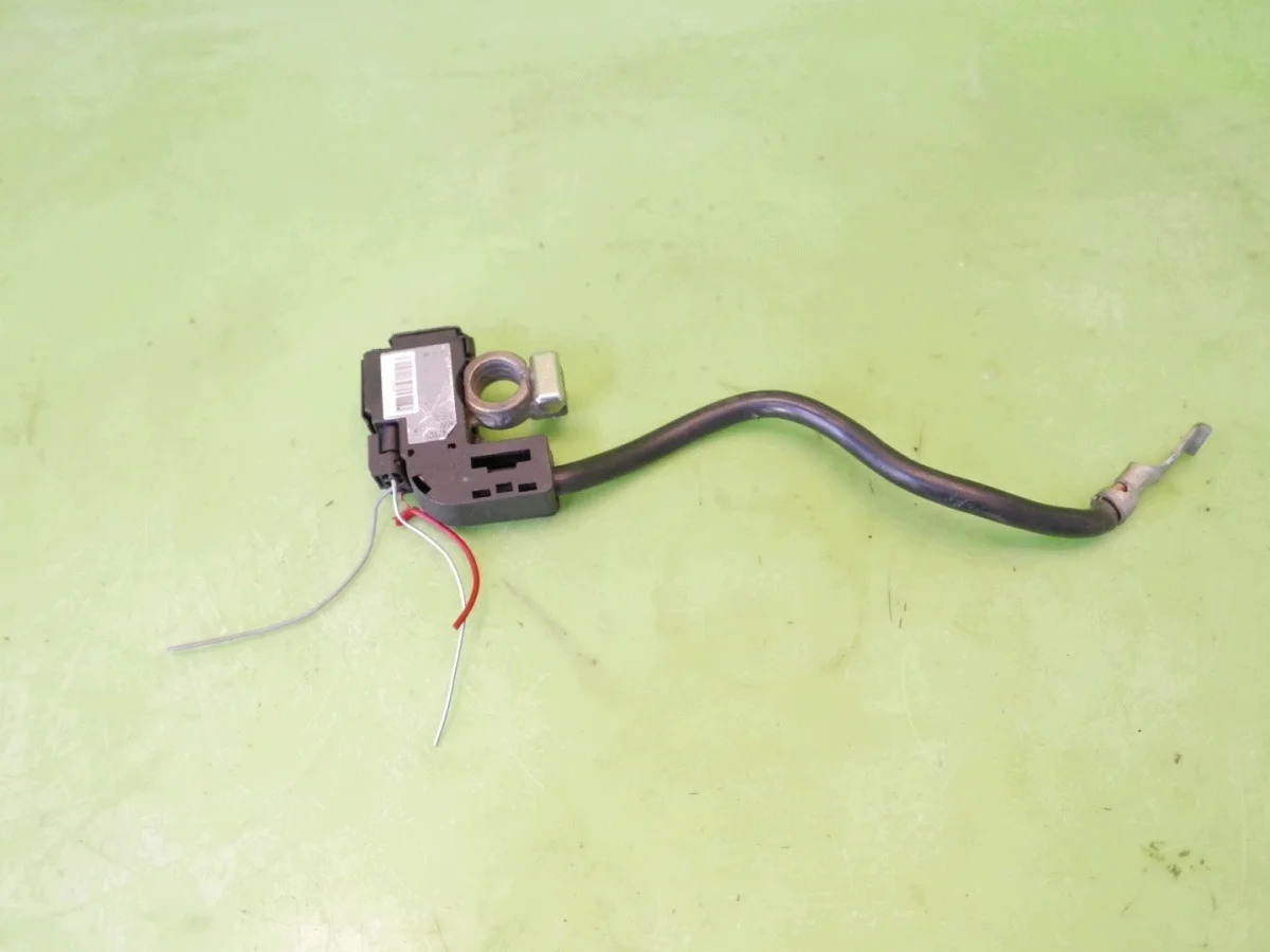 Borne - Bateria Negativa BMW E91 325d 3.0 D