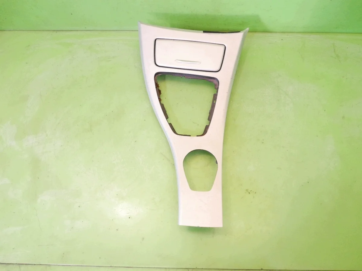 Moldura Console BMW E91 325d Kombi 04-08 Usado