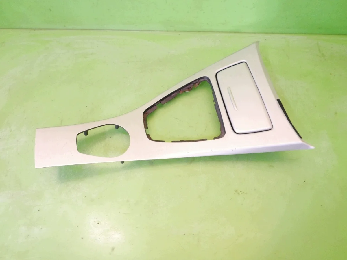 Zierleiste Mittelkonsole BMW E91 325d Kombi image 4
