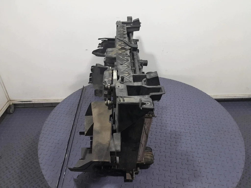 Verstärkung Frontkühler Peugeot 5008 2.0 HDI image 4