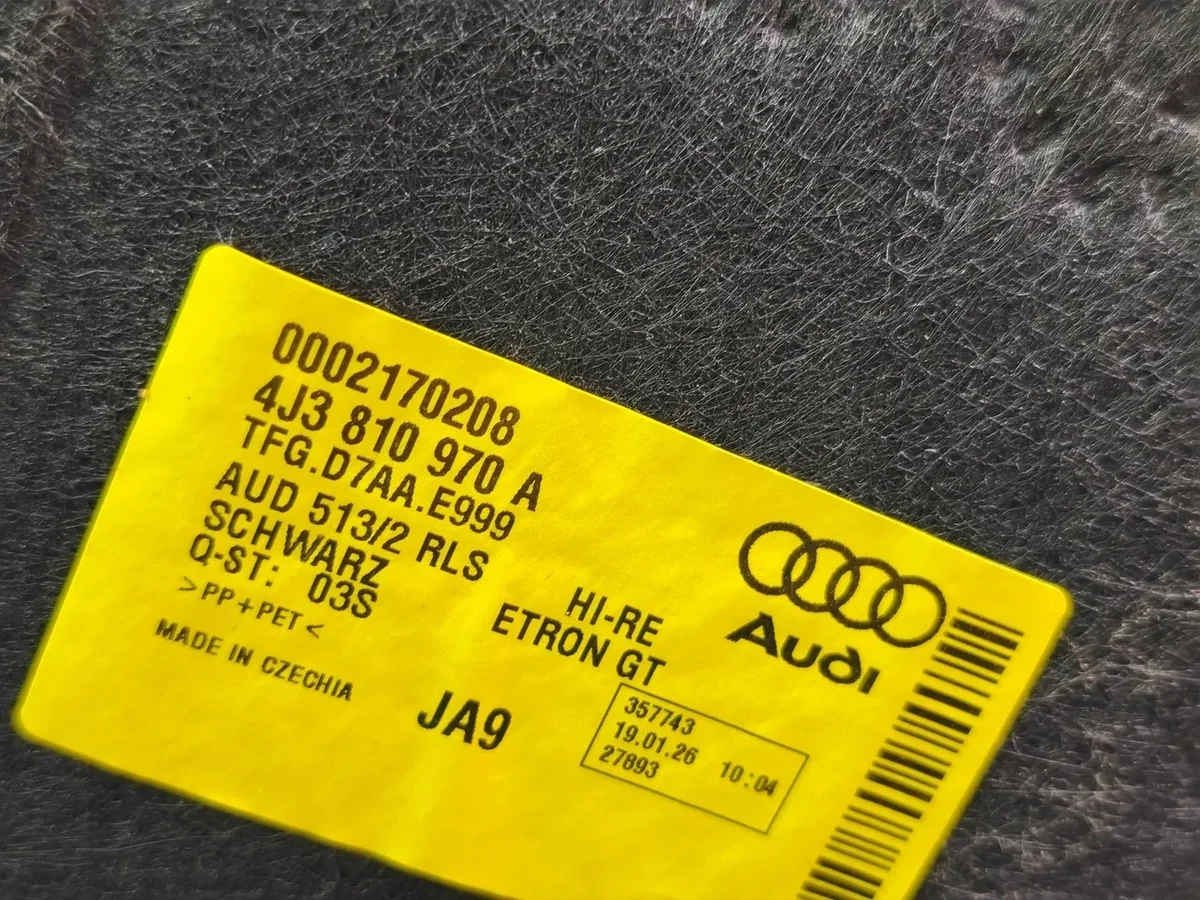 Audi e-Tron GT 4J3810970A - Cobre Roda Traseiro image 6