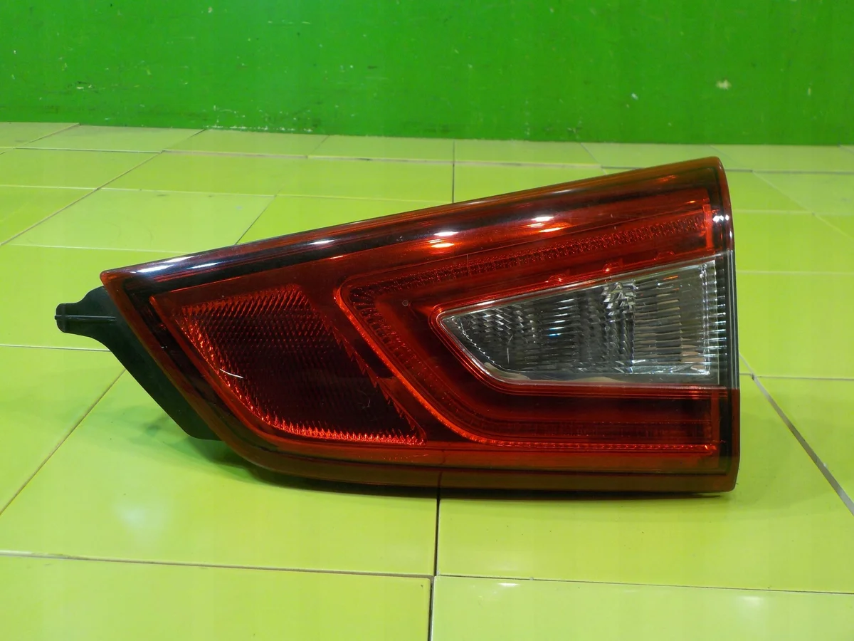 Feu arrière droit Nissan Qashqai J11 1.6 dCi 18AB74