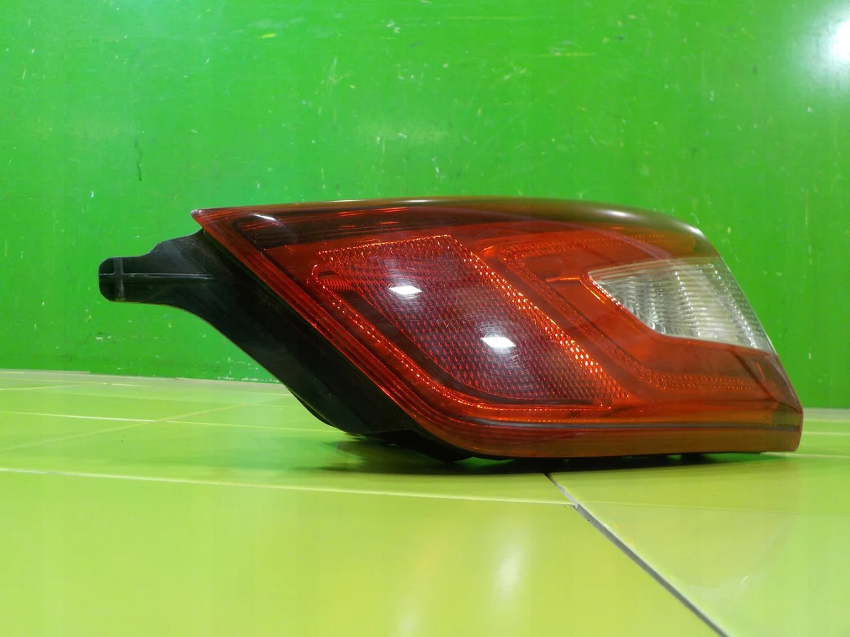 Nissan Qashqai J11 Rear Right Tail Light 18AB74
