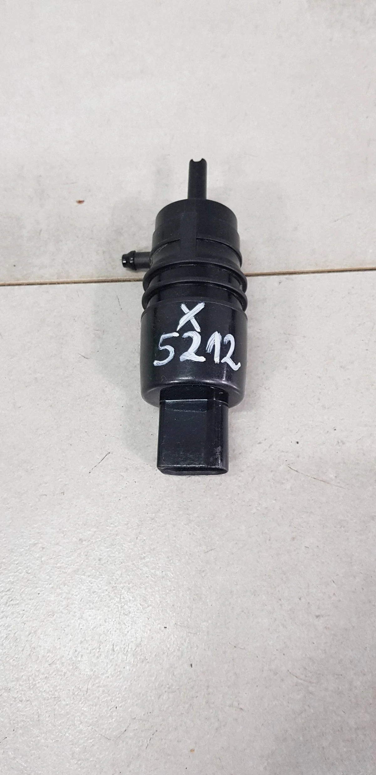 Bomba de limpiaparabrisas BMW 67127310147 Usada