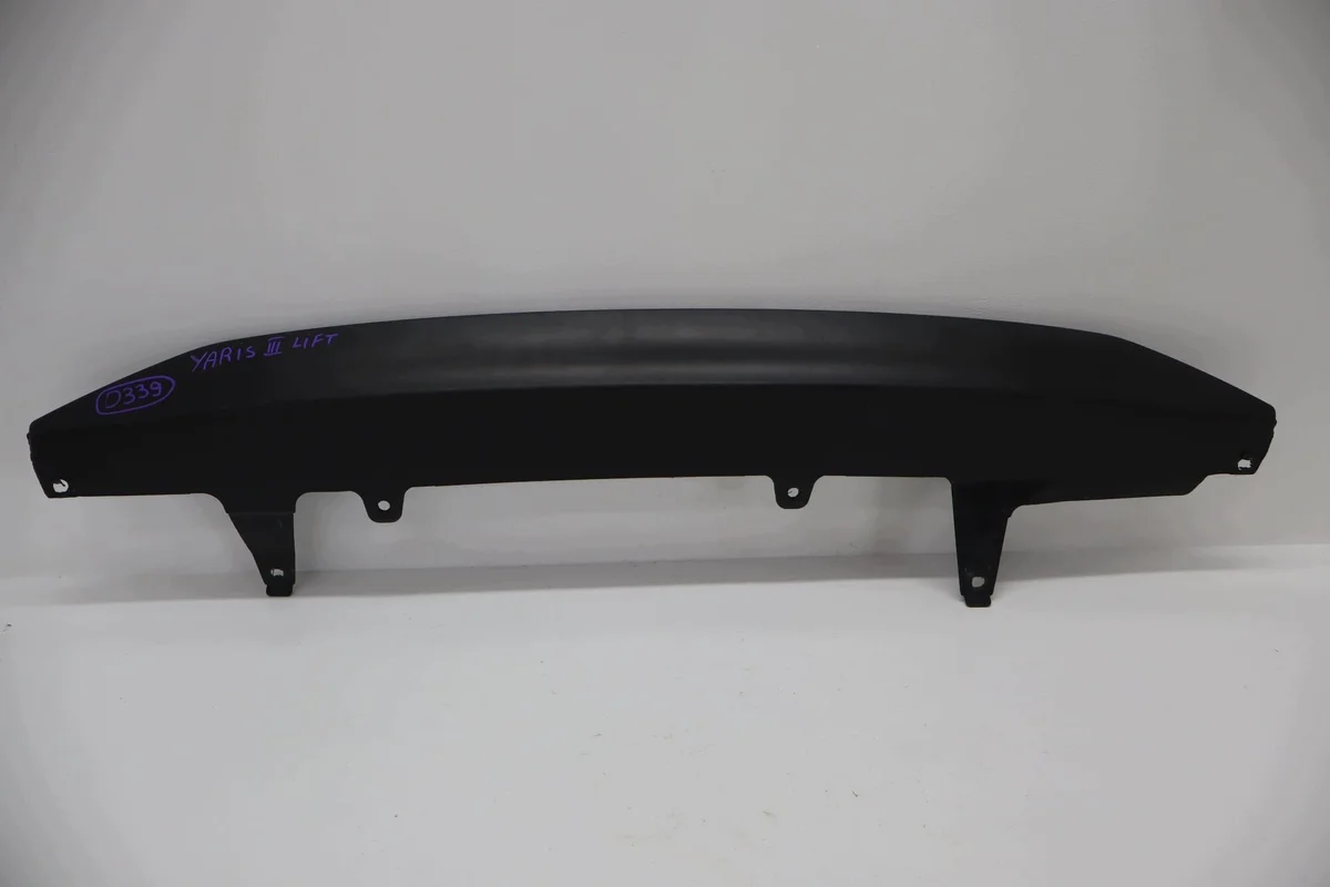 Spoiler posteriore Toyota Yaris III usato