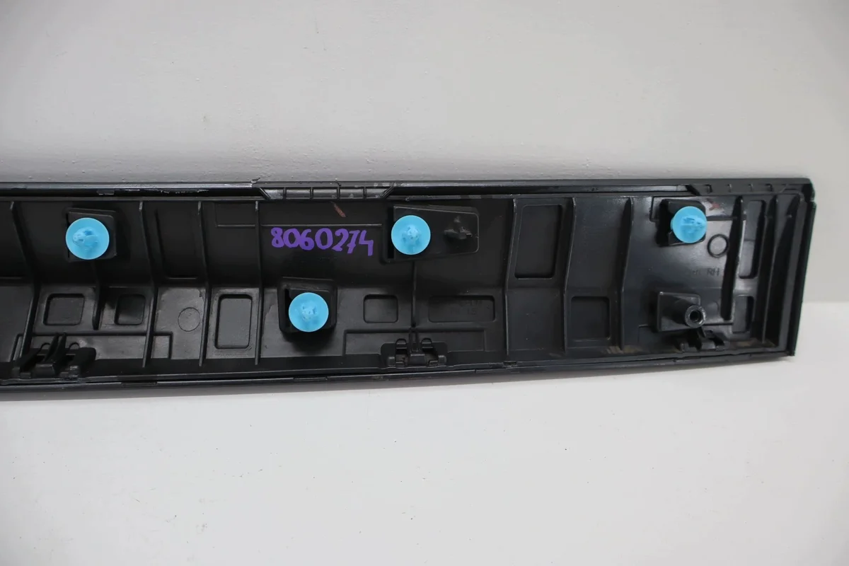 Bandeau porte arrière droit BMW X1 F48 M-Pack image 6