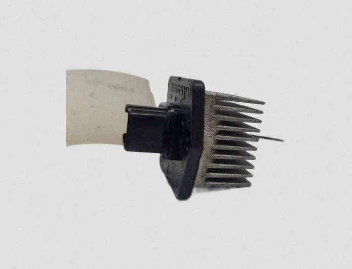 Mitsubishi Outlander 2007 Weerstand Ventilator image 4