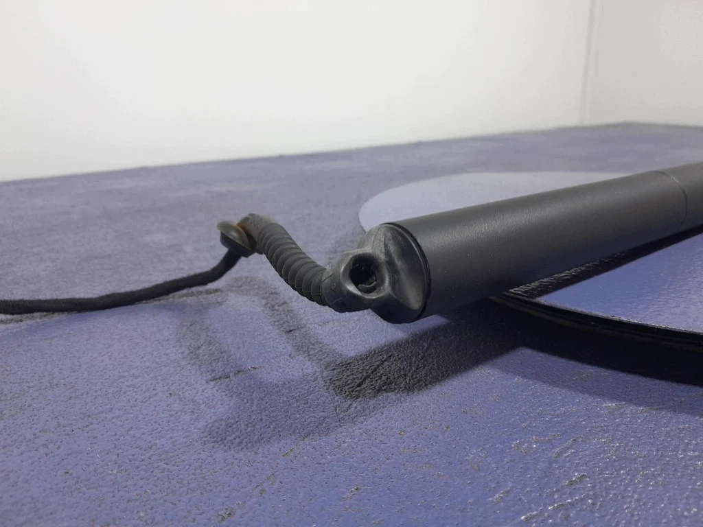 VW Passat B8 Lift 19- Klappe Gasdruckfeder 3G9827851G image 4