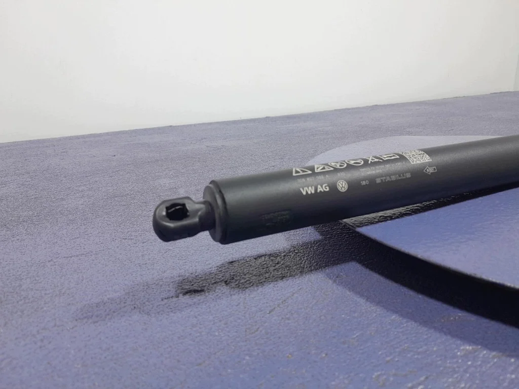 VW Passat B8 Lift 19- Klappe Gasdruckfeder 3G9827522A image 3
