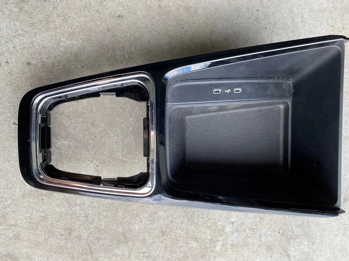 Mittkonsol Skoda Octavia IV 5E4863212