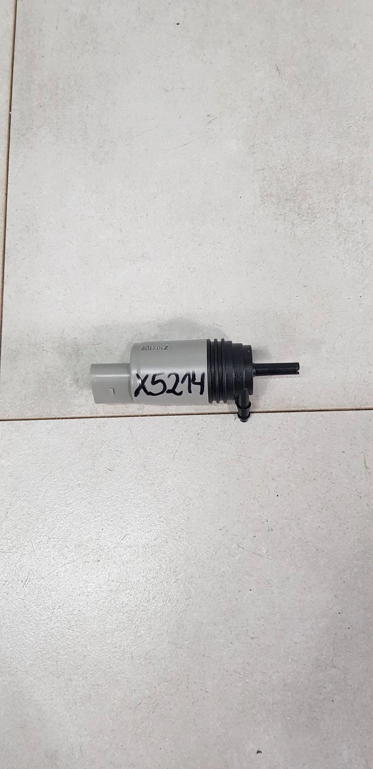BMW E90 E91 Scheibenwaschpumpe 6712693415902