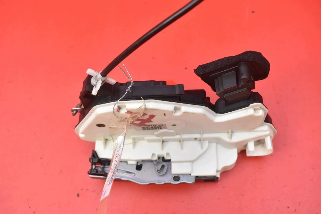 Dörrlås Vänster Fram VW Golf 6 VI