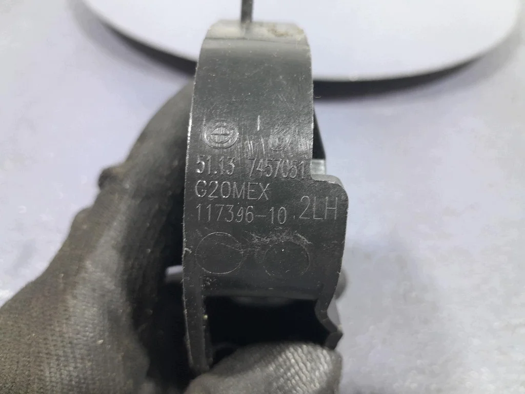 BMW M4 G82 G22 LCI Lüftungskanal Halter 7457051 image 3