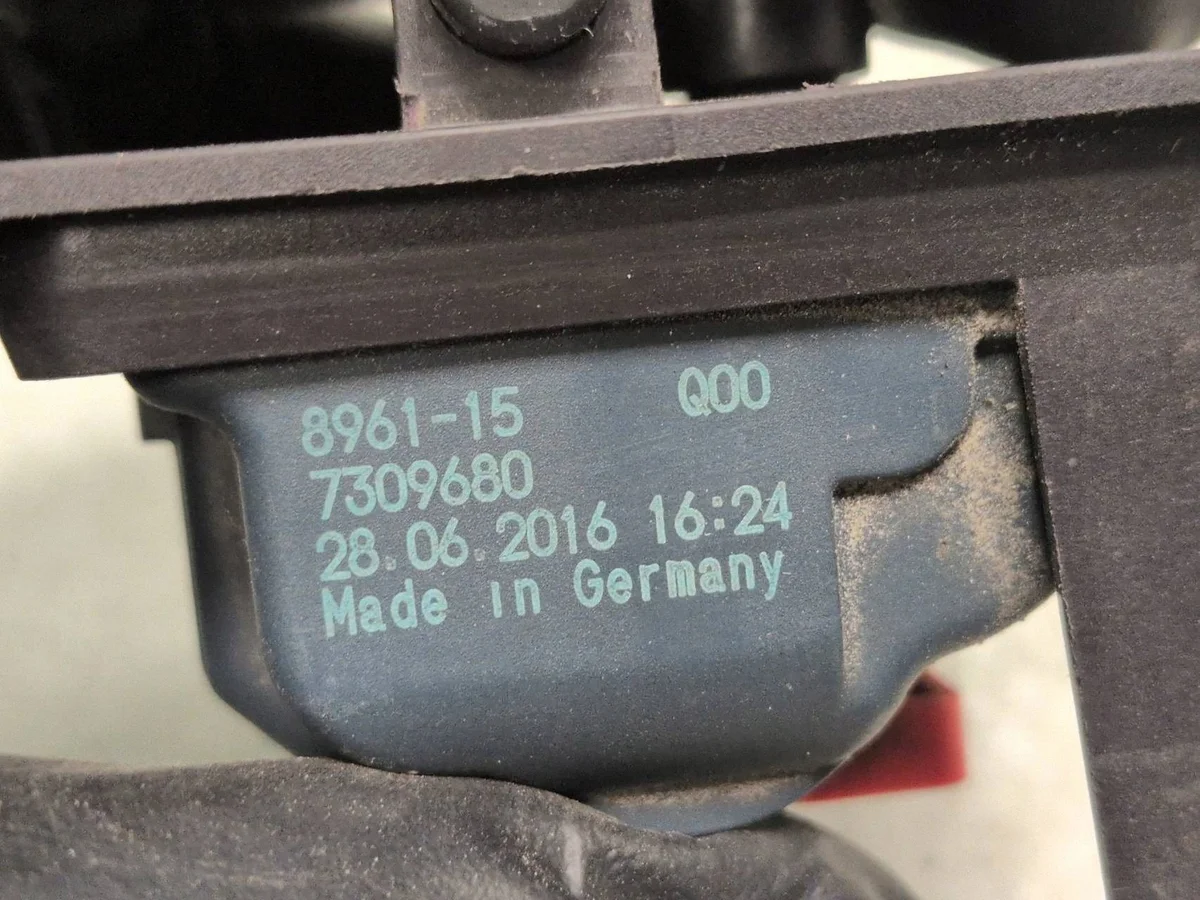 2016 BMW i3 Fuel Flap Actuator 7309680 image 5