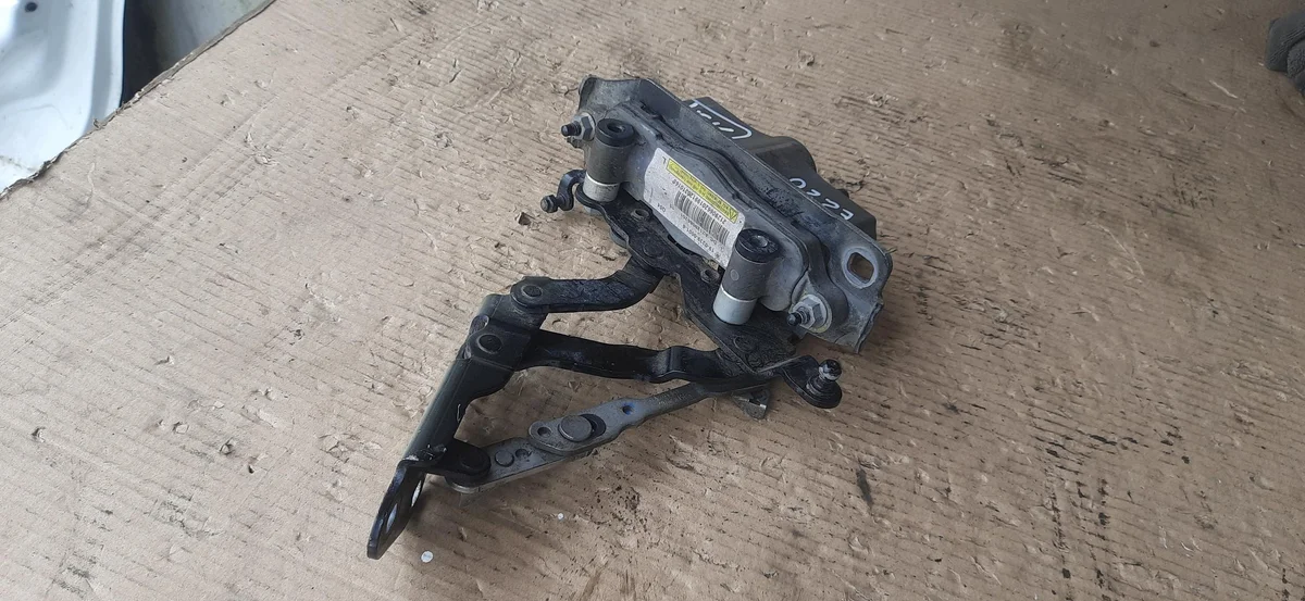 Charnière capot gauche Mercedes W212 A2129066201 image 3