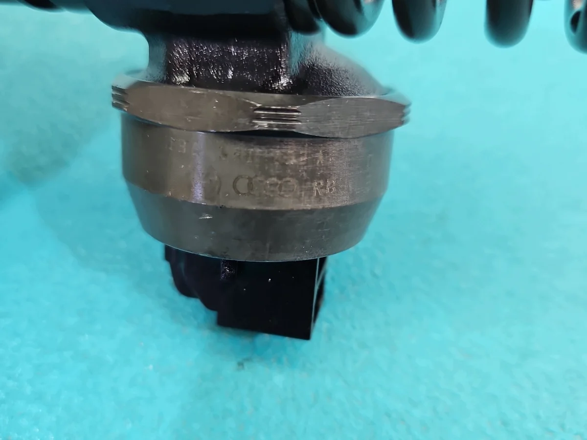 Injektor 1.9 TDI 0414720215 gebraucht image 3