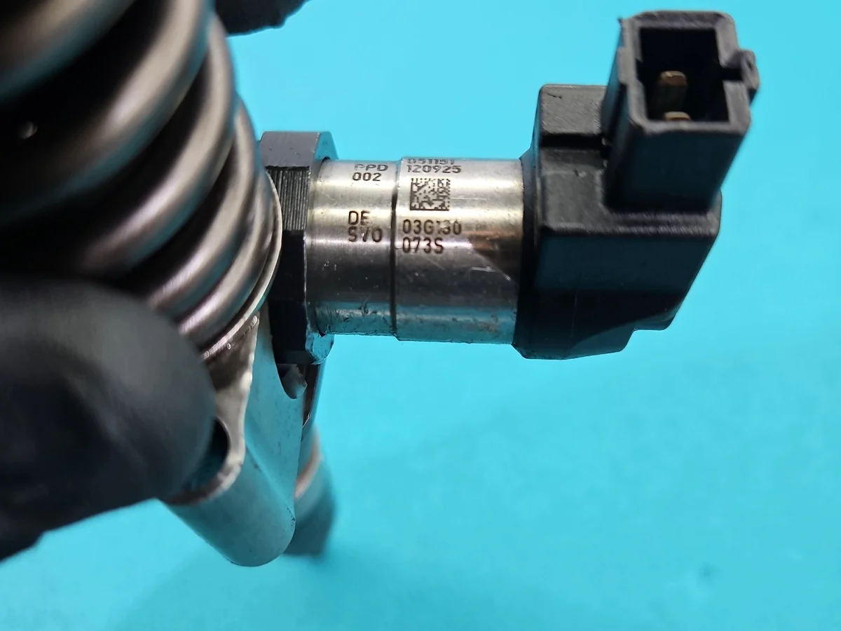 Injector 2.0 TDI 03G130073S Used