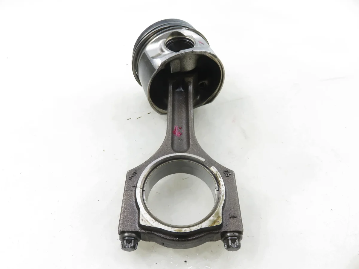 Pistão e Biela Toyota 2.0 D-4D Usado image 3