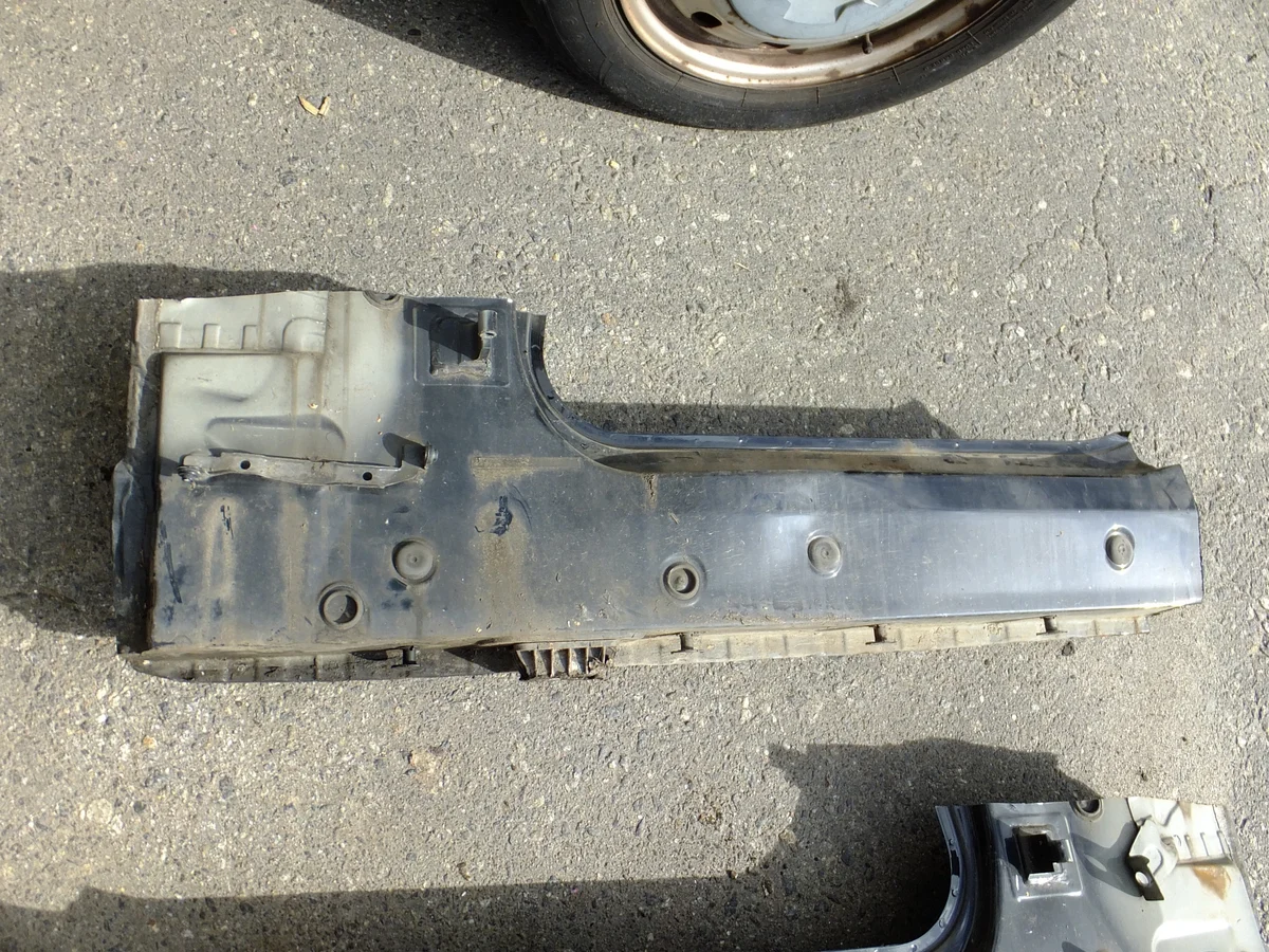 Soglia sinistra BMW E87 5D 2007