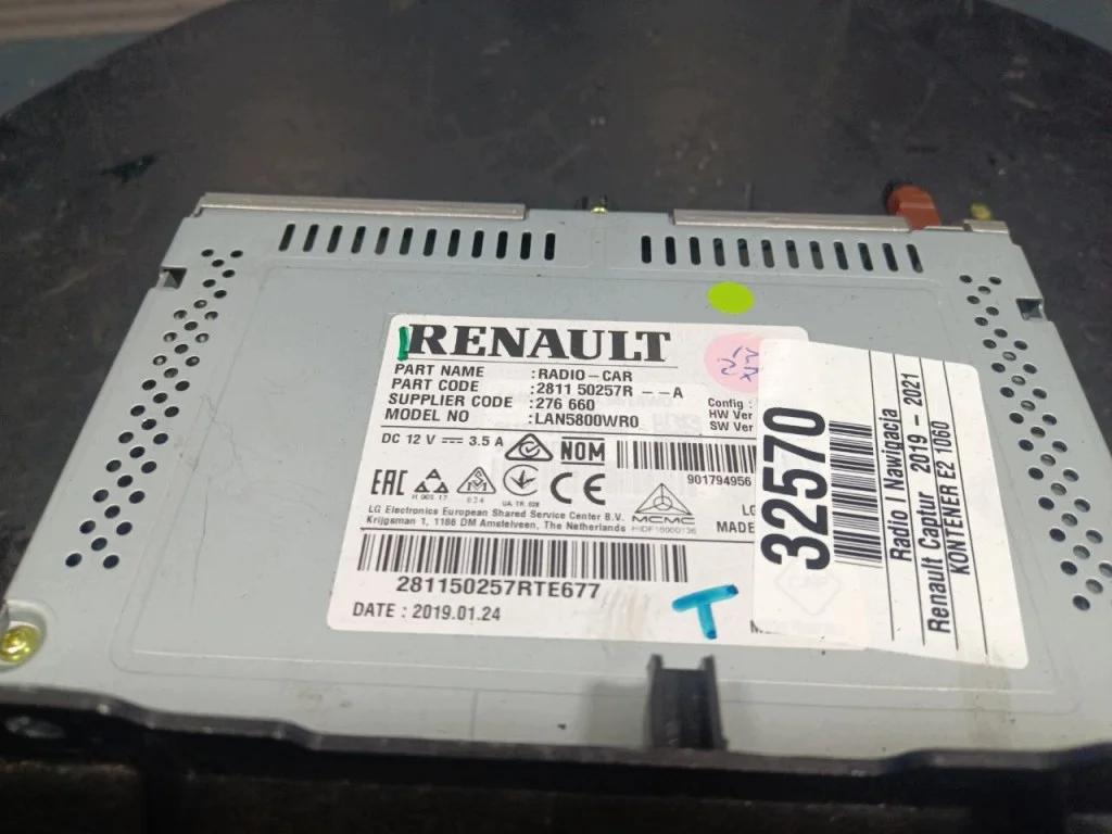 Radio Navigation Renault Captur 281150257r image 3