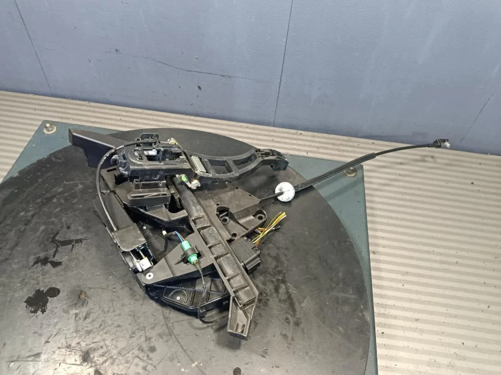 Slot voor deur rechts achter Ford Kuga