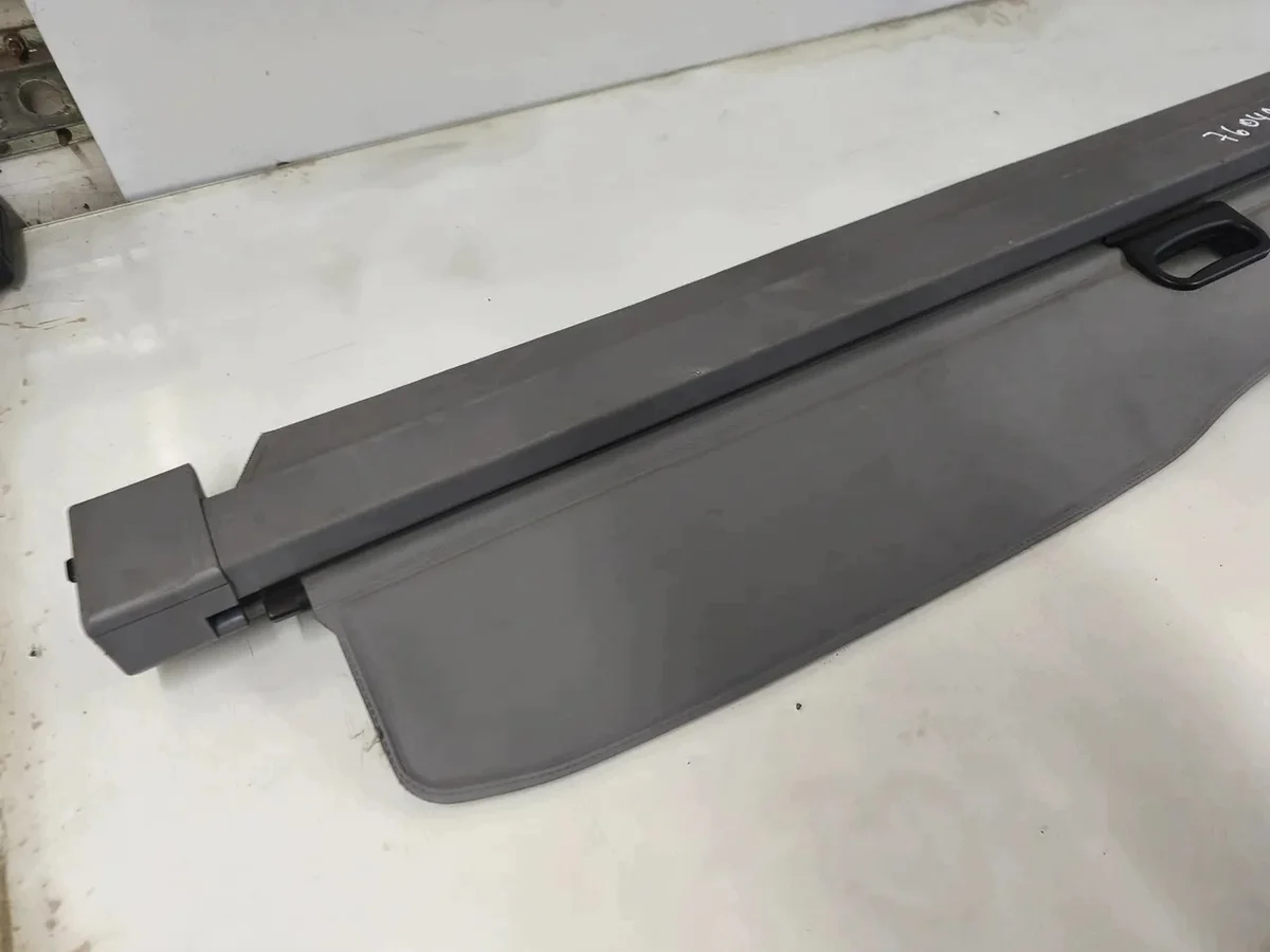 BMW X5 Trunk Roller Blind 2006 Used image 3