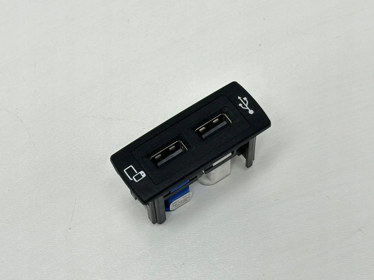 Dispositivo USB Mercedes-Benz Vito Tourer A4478200902