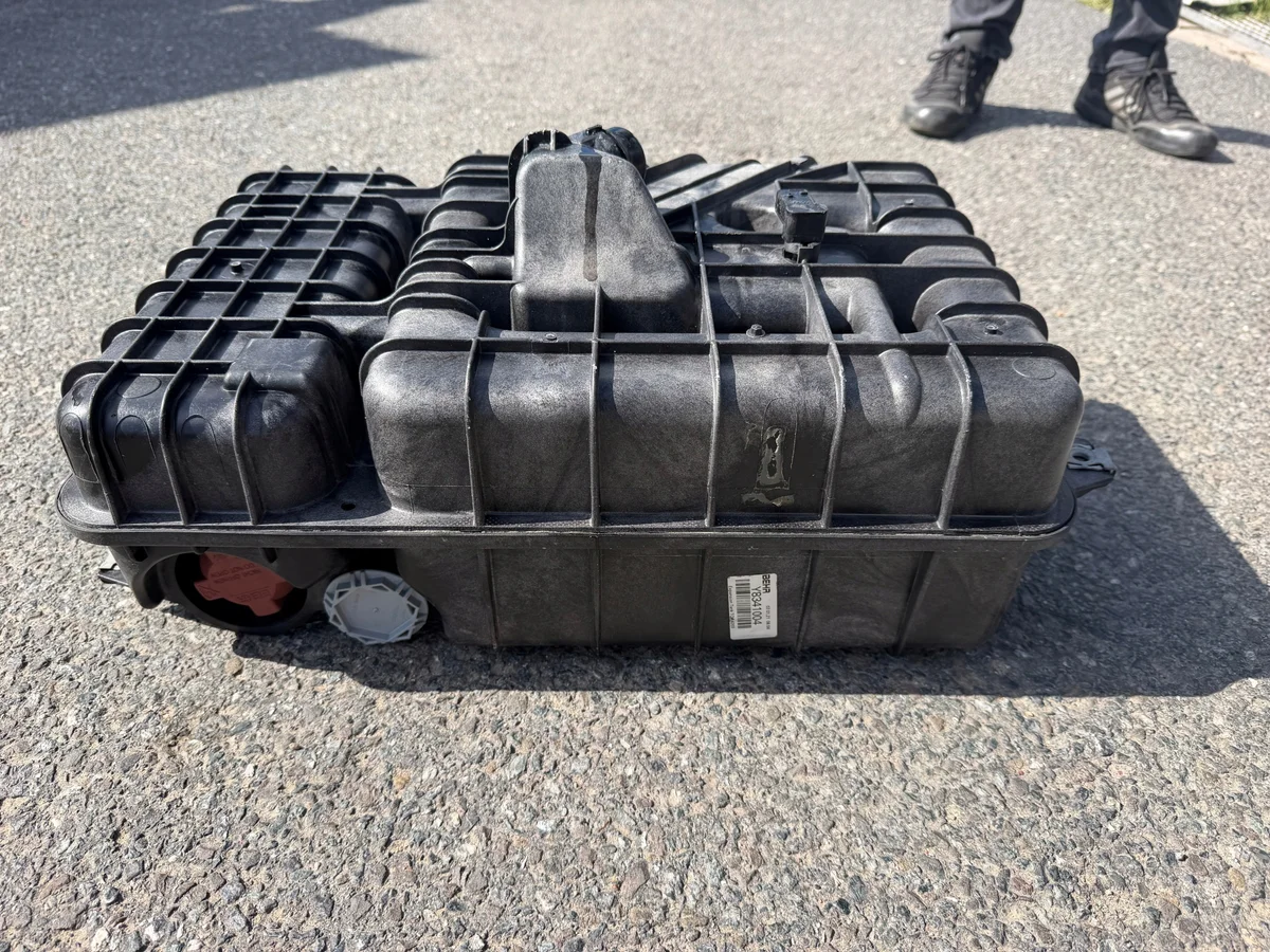 Reservatório Líquido Arrefecimento Mercedes Actros image 3