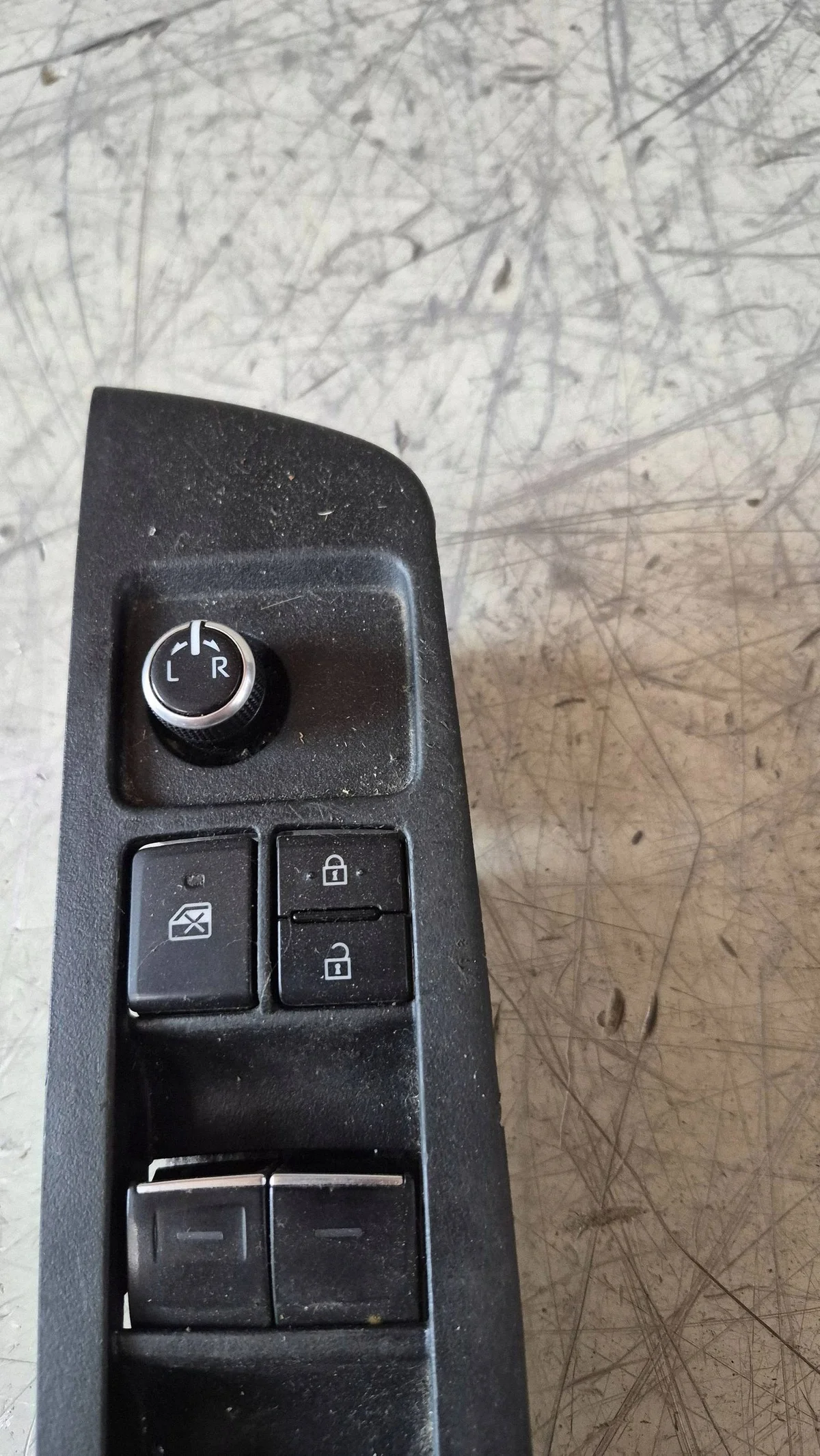 Window Switch Panel Left Front Toyota Corolla E210 image 3
