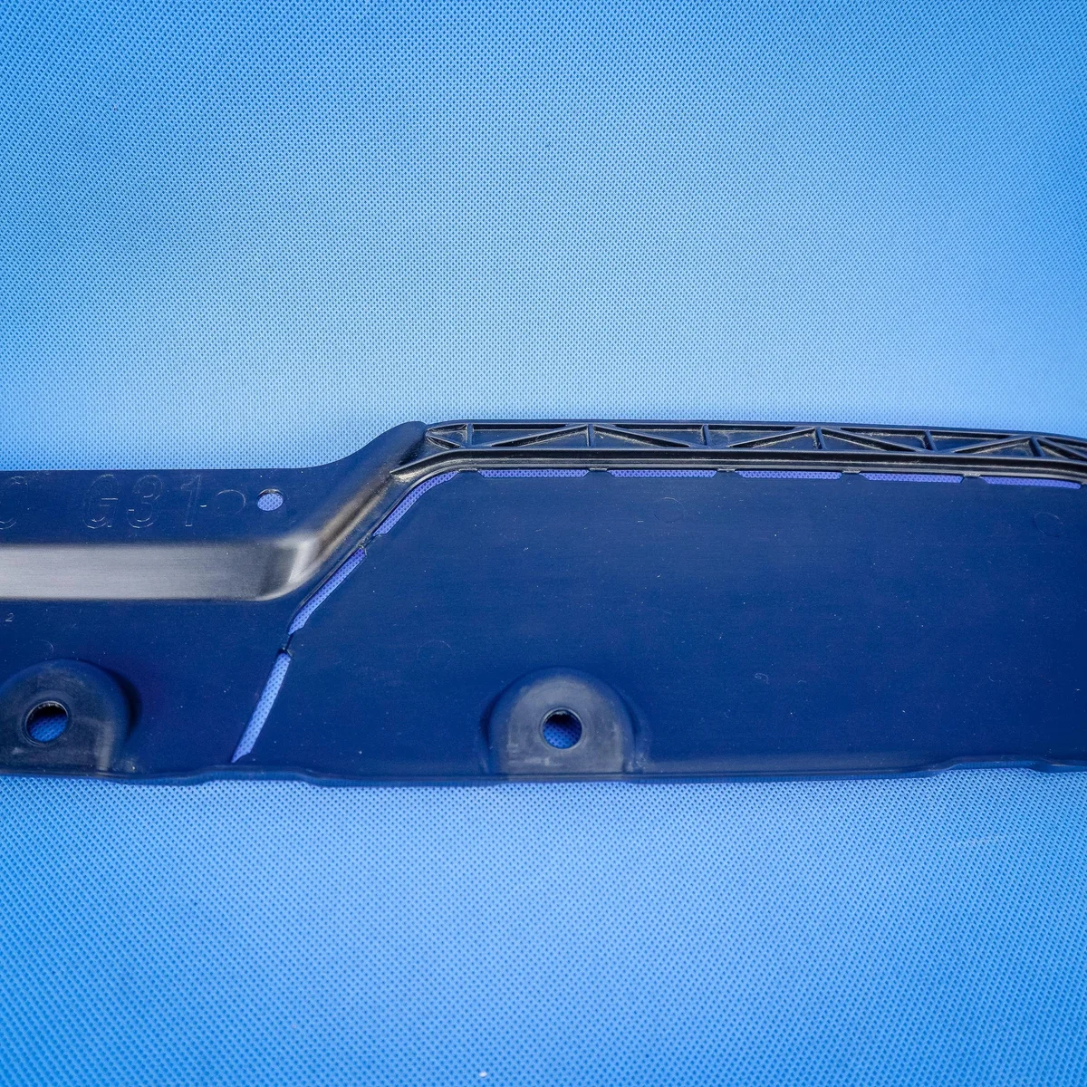 BMW 5 G30 Cache sous-châssis Arrière OEM 51757399329 image 3