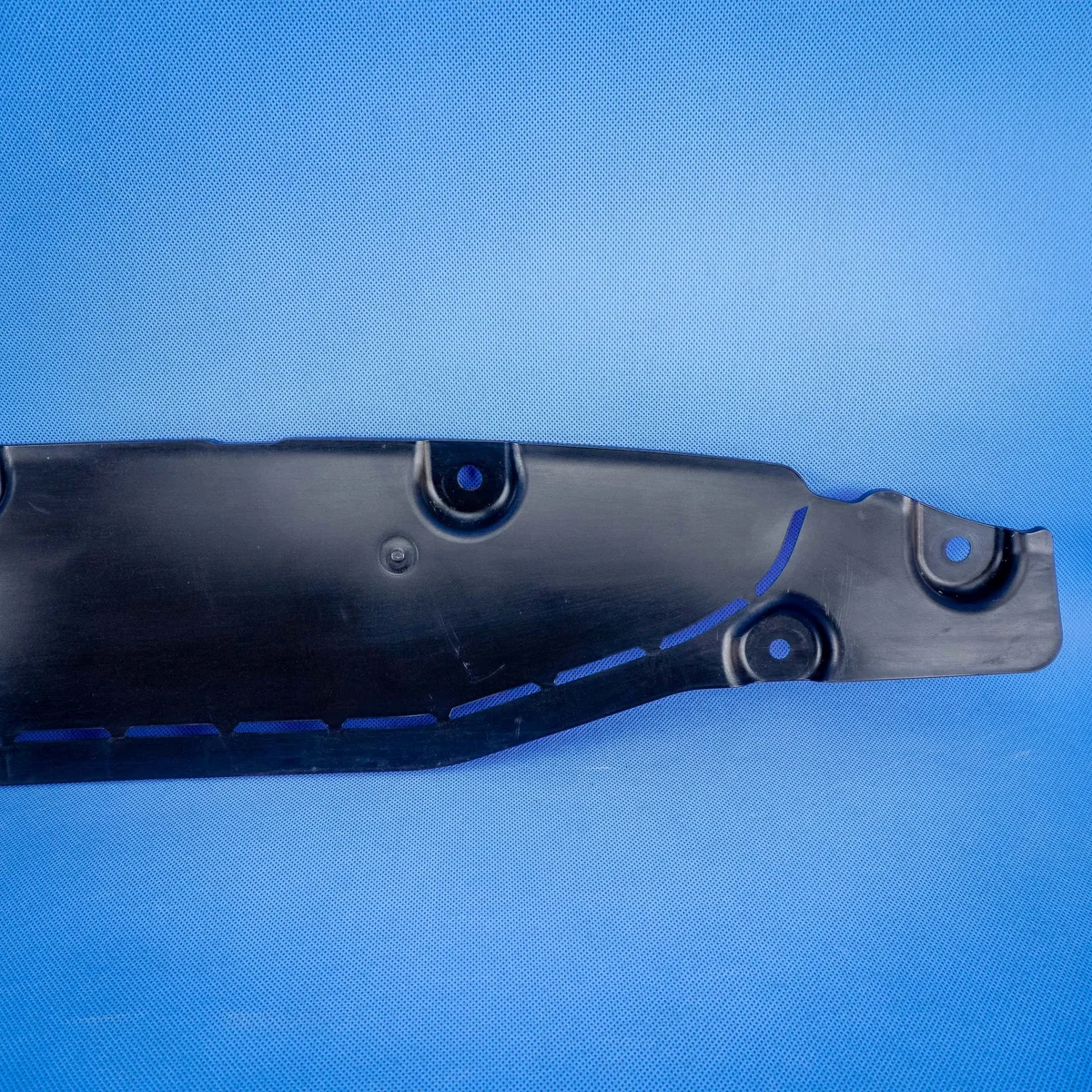 BMW 5 G30 Cache sous-châssis Arrière OEM 51757399329 image 6