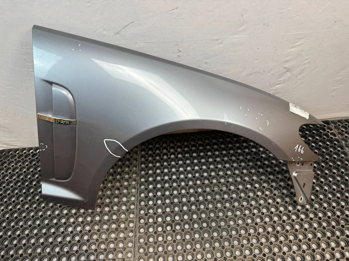 Voorste rechter spatbord Jaguar XF X250 KWS25243
