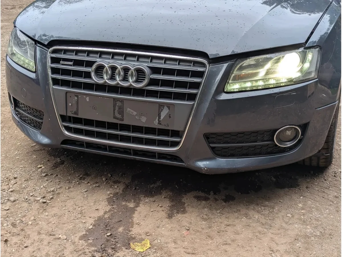 Audi A5 etuosan korisarja 2009 image 3