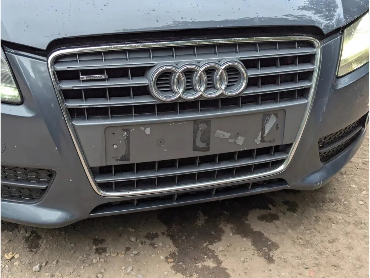 Audi A5 etuosan korisarja 2009 image 10