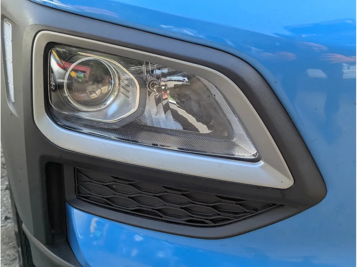 Hyundai Kona Karosserieteile vorne, gebraucht image 9