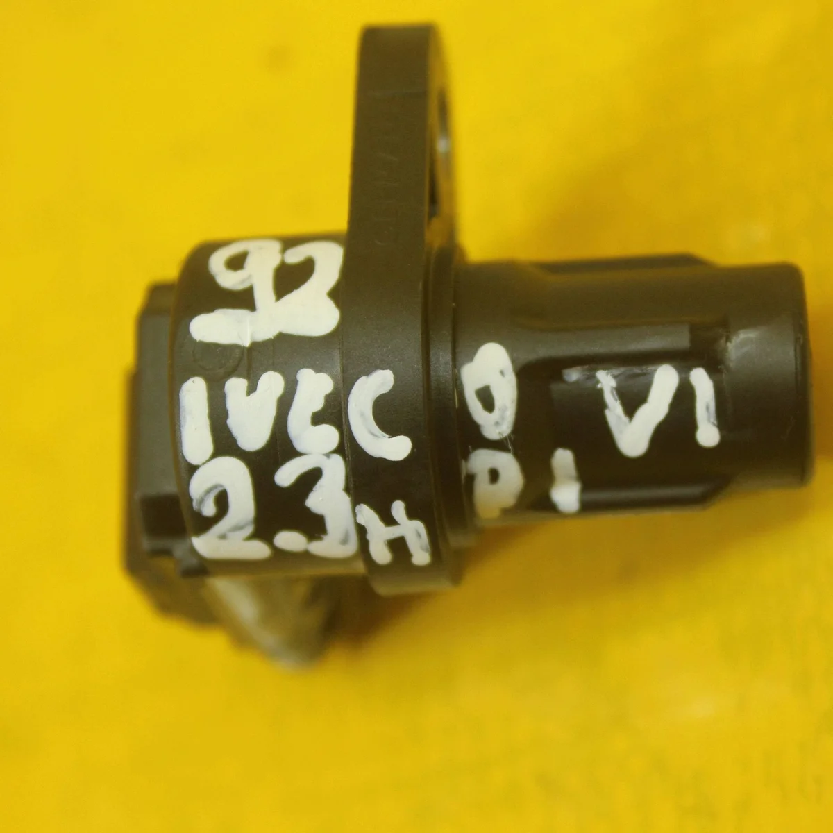 Crankshaft Position Sensor Iveco Daily 6 image 6