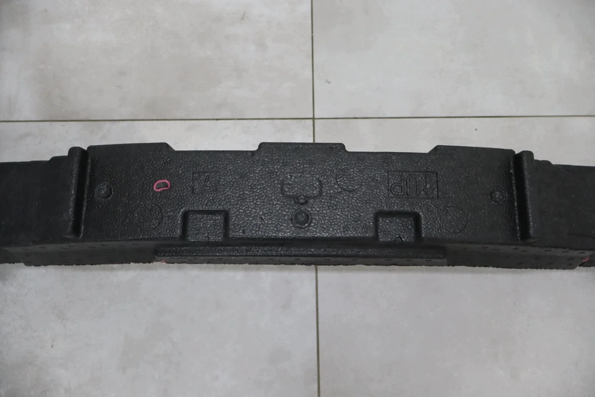 Absorbeur de pare-chocs avant Toyota Corolla E21 image 3