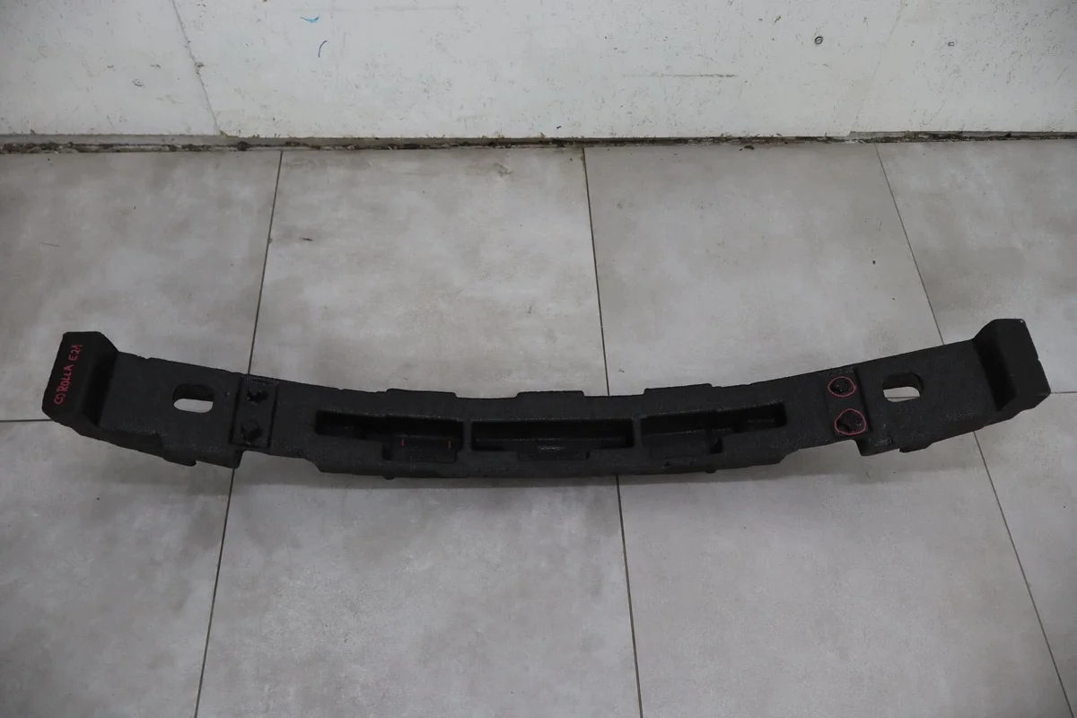 Absorbeur de pare-chocs avant Toyota Corolla E21 image 10