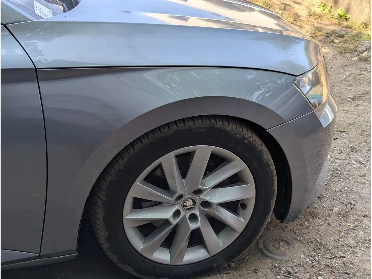 Skoda Superb MK3 B8 Karoseria Przód LF7M image 5